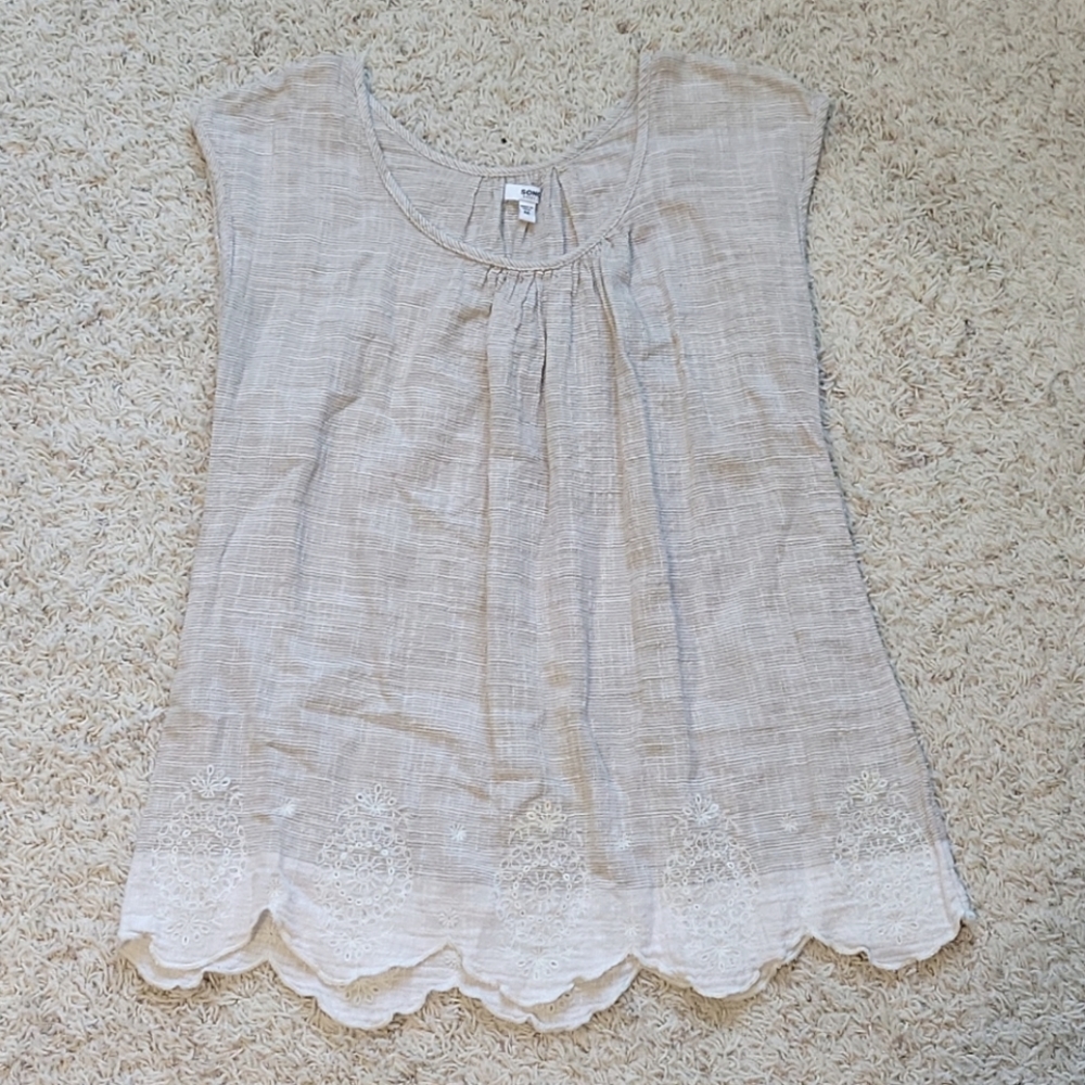 Lightweight, springy peasant blouse